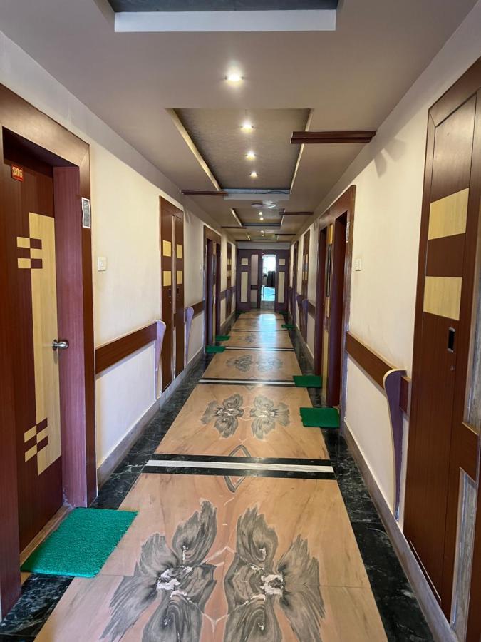 Hotel Lee Garden Near To Blue Flag Beach 500 Mtrs Puri Ngoại thất bức ảnh