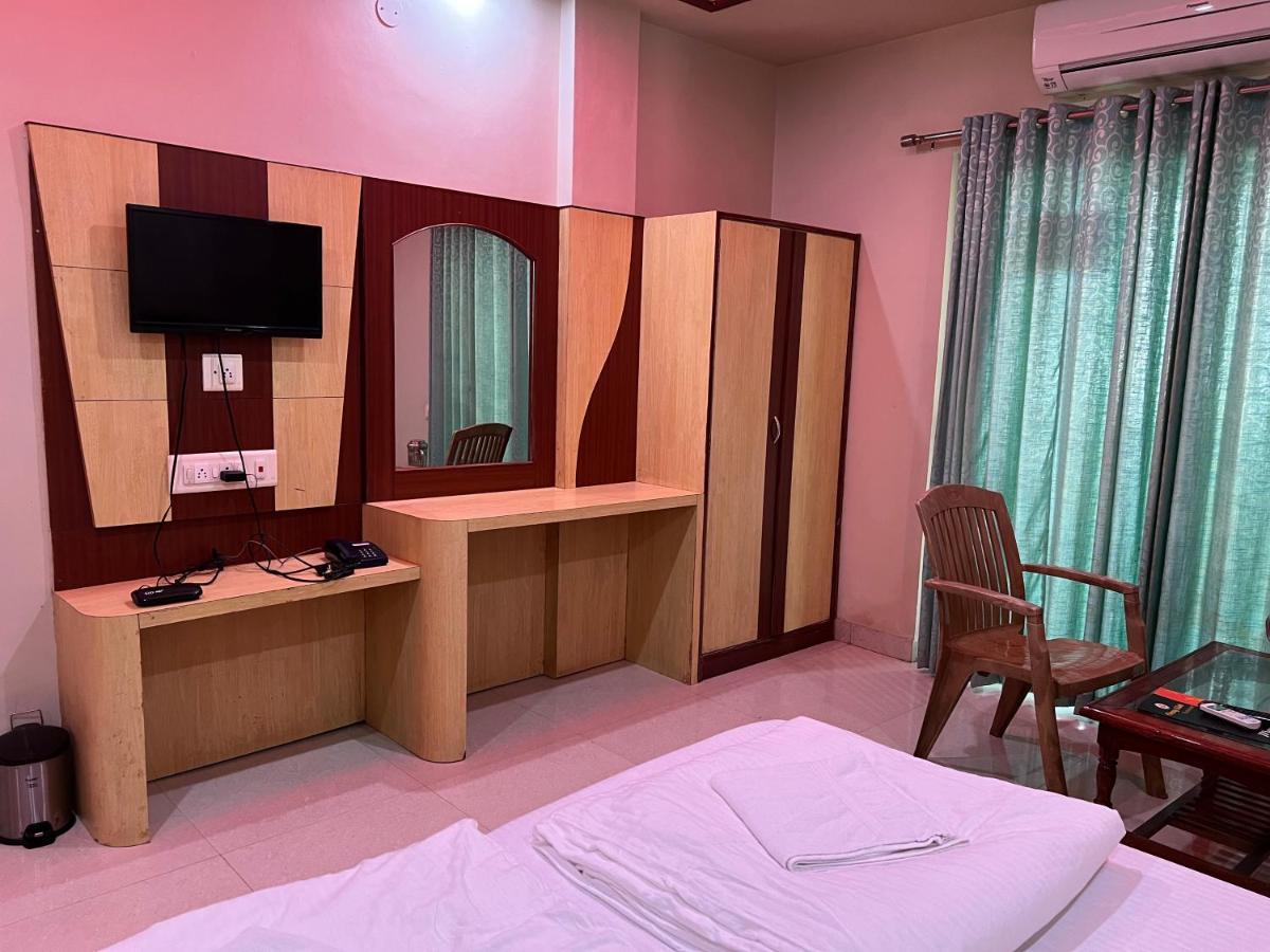 Hotel Lee Garden Near To Blue Flag Beach 500 Mtrs Puri Ngoại thất bức ảnh