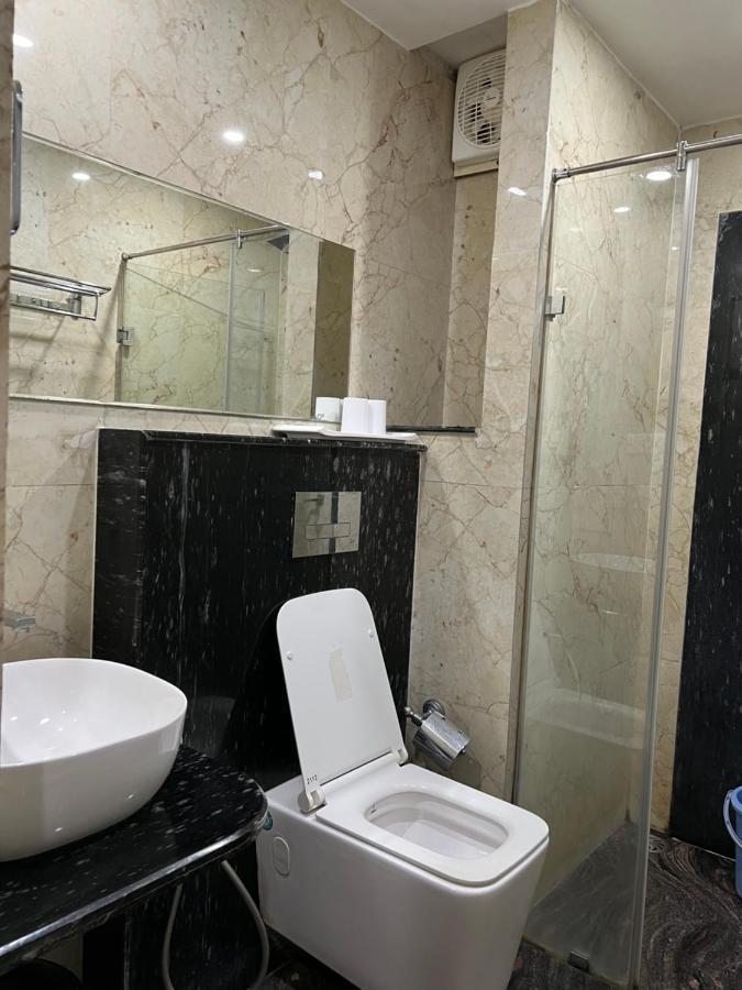 Hotel Lee Garden Near To Blue Flag Beach 500 Mtrs Puri Ngoại thất bức ảnh