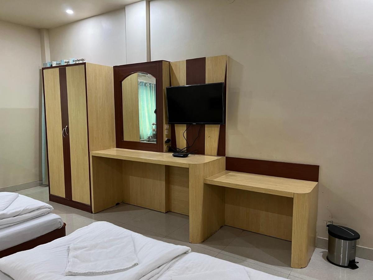 Hotel Lee Garden Near To Blue Flag Beach 500 Mtrs Puri Ngoại thất bức ảnh