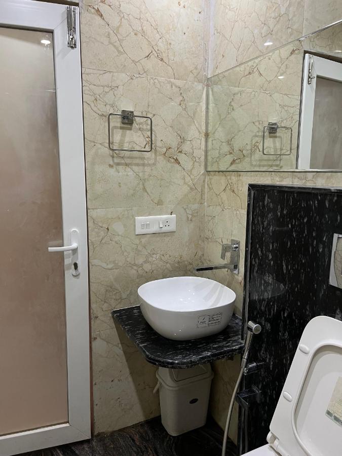 Hotel Lee Garden Near To Blue Flag Beach 500 Mtrs Puri Ngoại thất bức ảnh