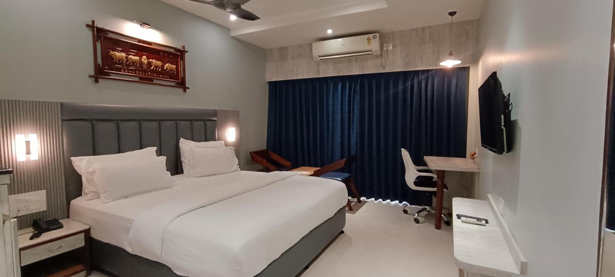 Hotel Lee Garden Near To Blue Flag Beach 500 Mtrs Puri Ngoại thất bức ảnh