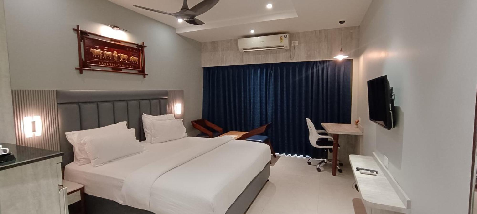 Hotel Lee Garden Near To Blue Flag Beach 500 Mtrs Puri Ngoại thất bức ảnh