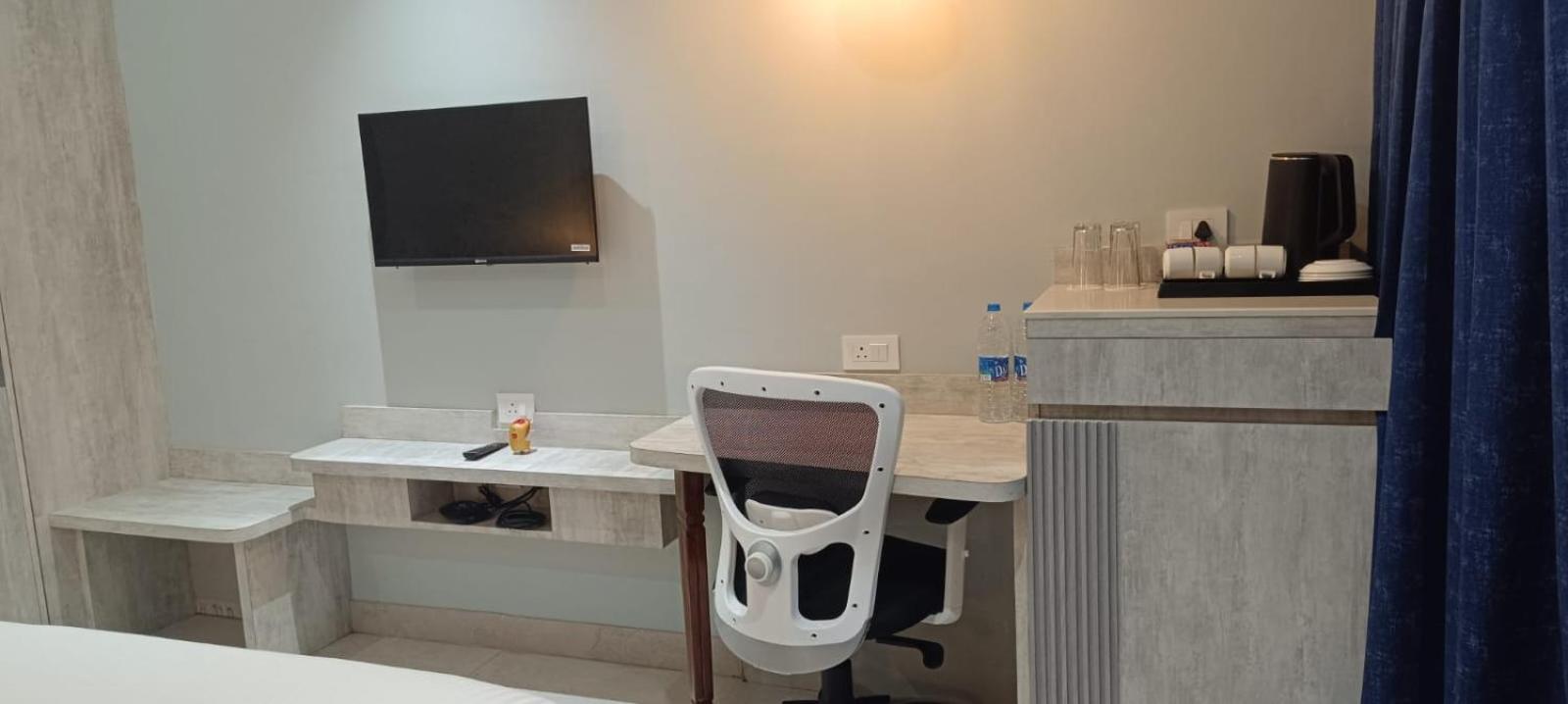 Hotel Lee Garden Near To Blue Flag Beach 500 Mtrs Puri Ngoại thất bức ảnh